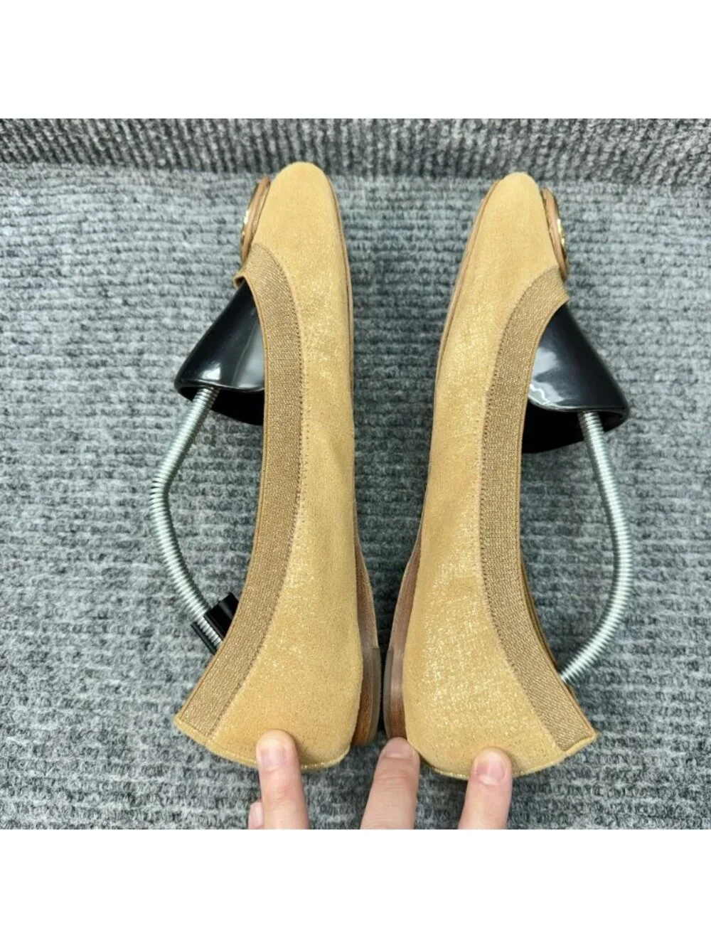 Tory Burch Caroline Nappa Ballet Flats Women’s 9 Camel Tan Gold Logo Metallic